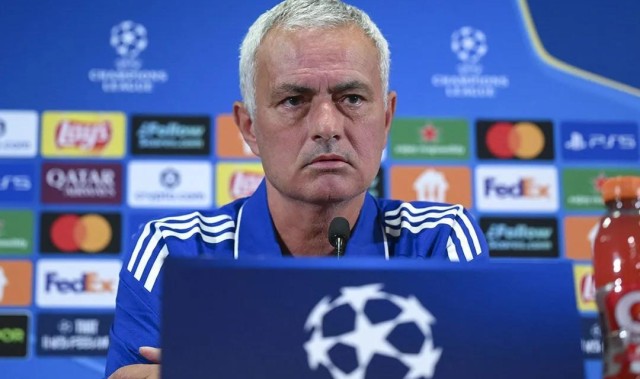 穆帅：不批评本菲卡的防守策略，我在巴塞罗那也用10个人防守过